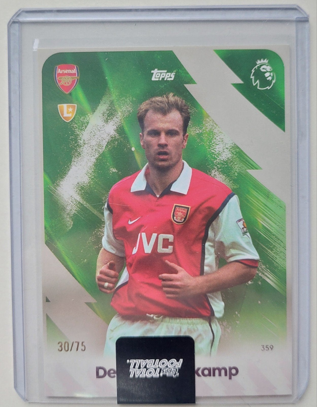 Dennis Bergkamp Topps Total Football 30/75, Ophalen of Verzenden, Zo goed als nieuw, Buitenlandse clubs, Spelerskaart