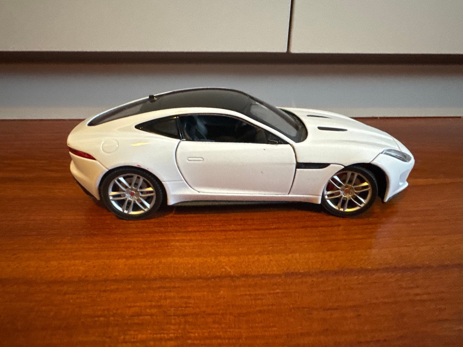 Jaguar F-Type Coupé schaalmodel wit - Gedetailleerd, Ophalen, Gebruikt
