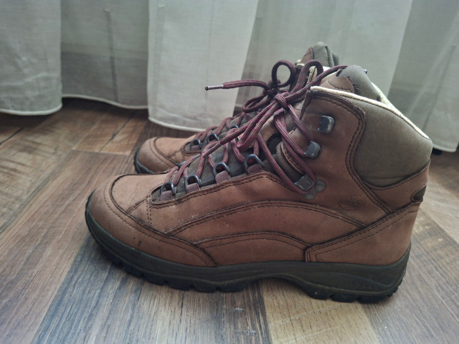 Hanwag Maat 41, Bruin, Zo goed als nieuw, Wandelschoenen, Ophalen of Verzenden