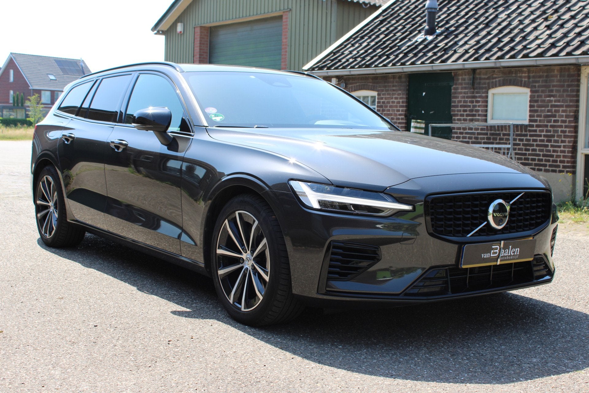 Volvo V60 2.0 T6 Plug-in hybrid AWD R-DESIGN SOh 96,8% PANO, Auto's, Volvo, Automaat, Dealer onderhouden, Gebruikt, 4 cilinders