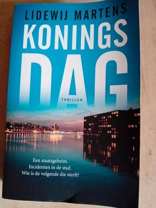 Lidewij martens koningsdag, Ophalen of Verzenden, Gelezen, Lidewij martens