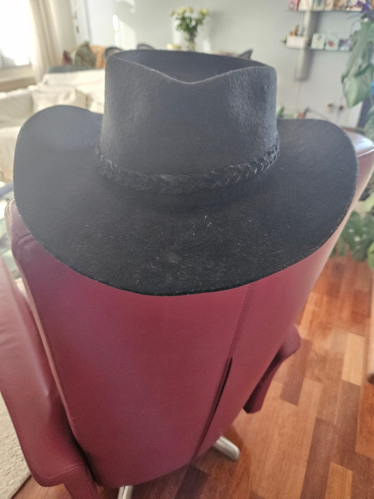 Zwarte vilten hoed met gevlochten band, Verzenden, Zo goed als nieuw, One size fits all, Hoed