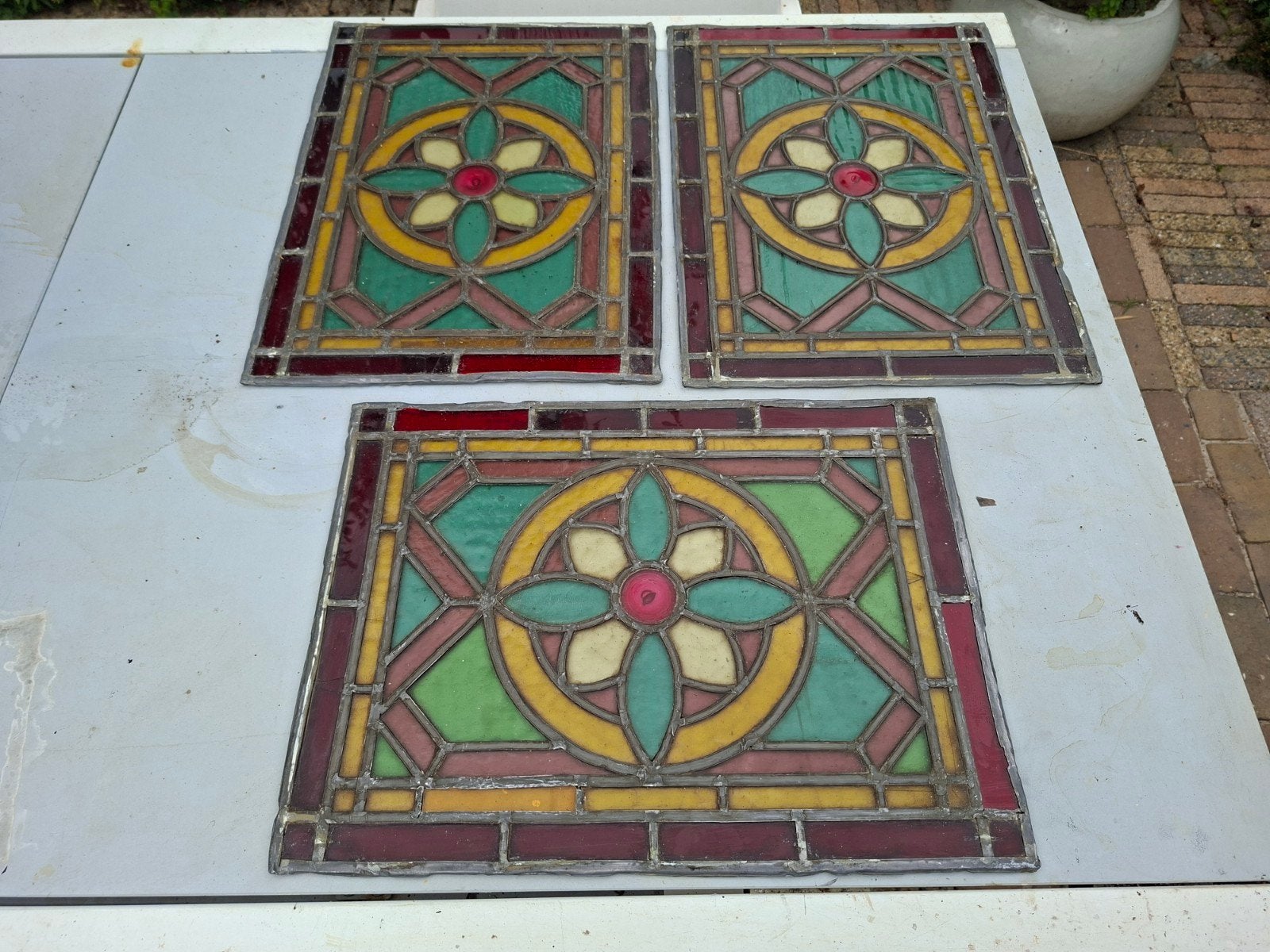 Antieke 19e eeuw Glas-in-lood ruit met siersteen (39x49cm), Doe-het-zelf en Verbouw, Glas en Ramen, Gevelraam of Ruit, Gebruikt