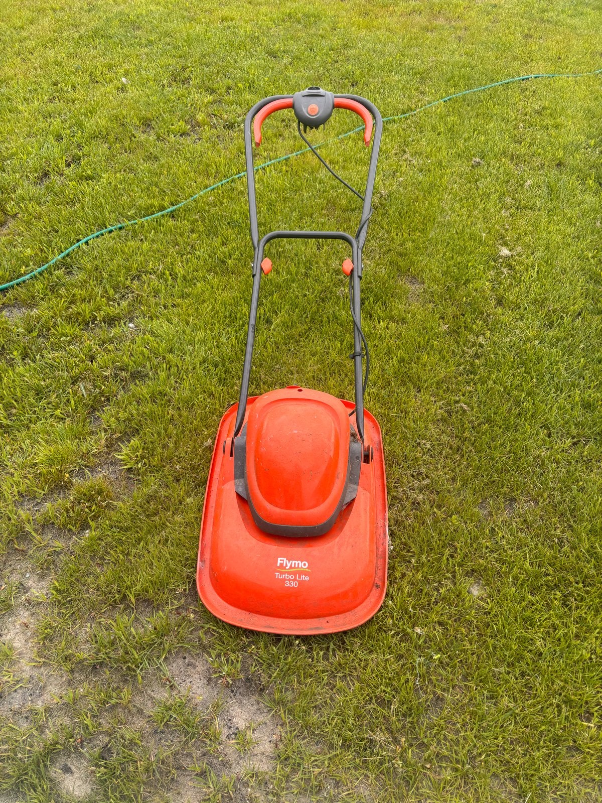 Flymo Turbo Lite 330 Zweefmaaier - Elektrisch, Gebruikt, Elektrische grasmaaier, Ophalen of Verzenden, 30 t/m 39 cm