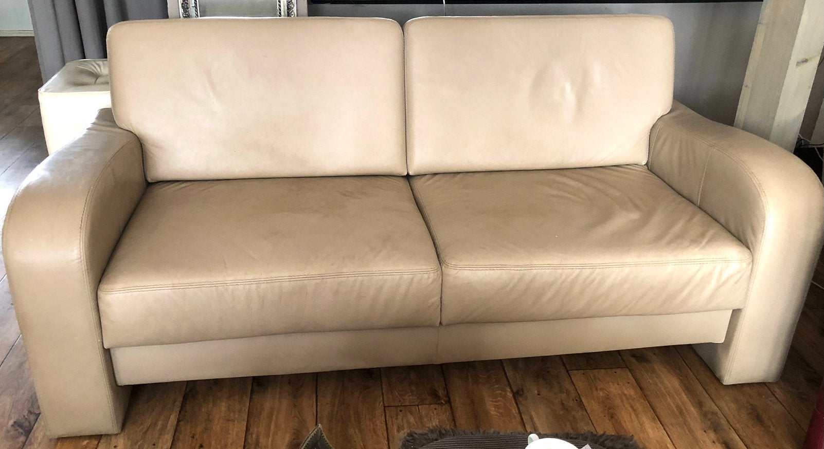 Crèmekleurige 2,5 zits bank. Creme bank., Huis en Inrichting, Ophalen, Overige materialen, Strak, Gebruikt