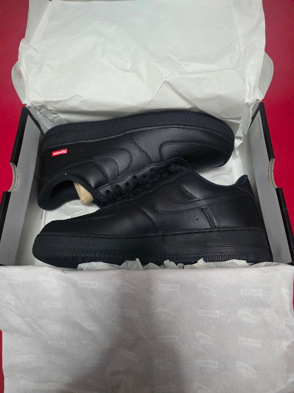 Nike Air Force 1 Low Black Supreme, Ophalen of Verzenden, Nieuw, Zwart