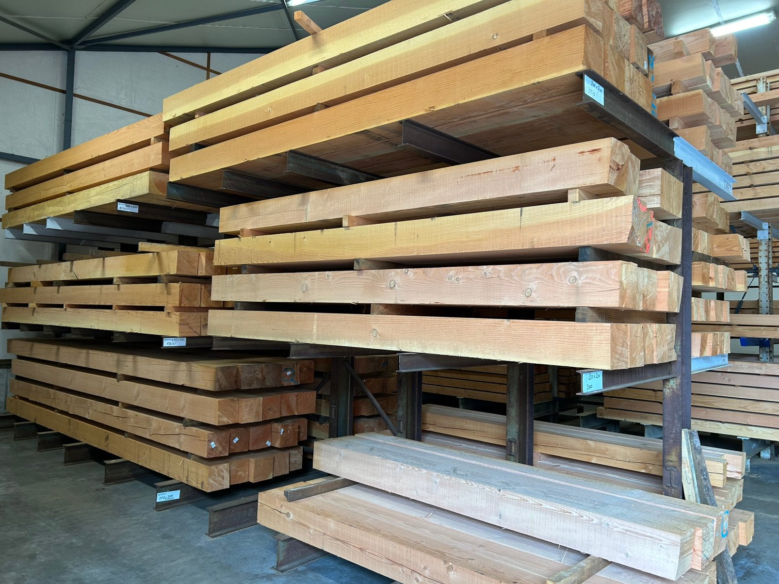 Douglas palen 200x200mm staanders fijnbezaagd, Ophalen, Zo goed als nieuw, 250 cm of meer, Palen