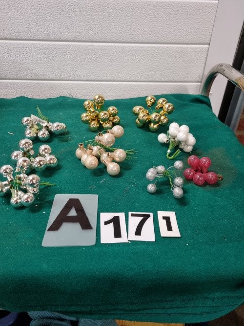 - kerstballen bosjes op draad, Ophalen of Verzenden, 'T Olde Gre-j, Info@toldegrej.nl, Endepoelstraat 20f Didam