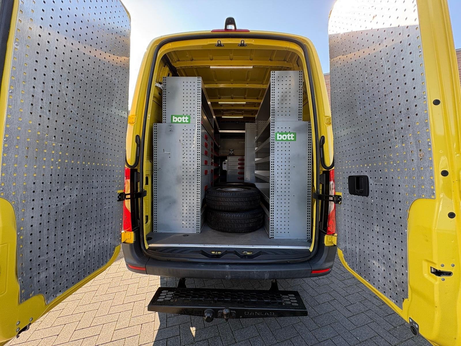 Mercedes-Benz Sprinter 319CDI 3.0V6 L2H2 3.500kG Trekhaak /, Automaat, Gebruikt, Huisgarantie, 190 pk