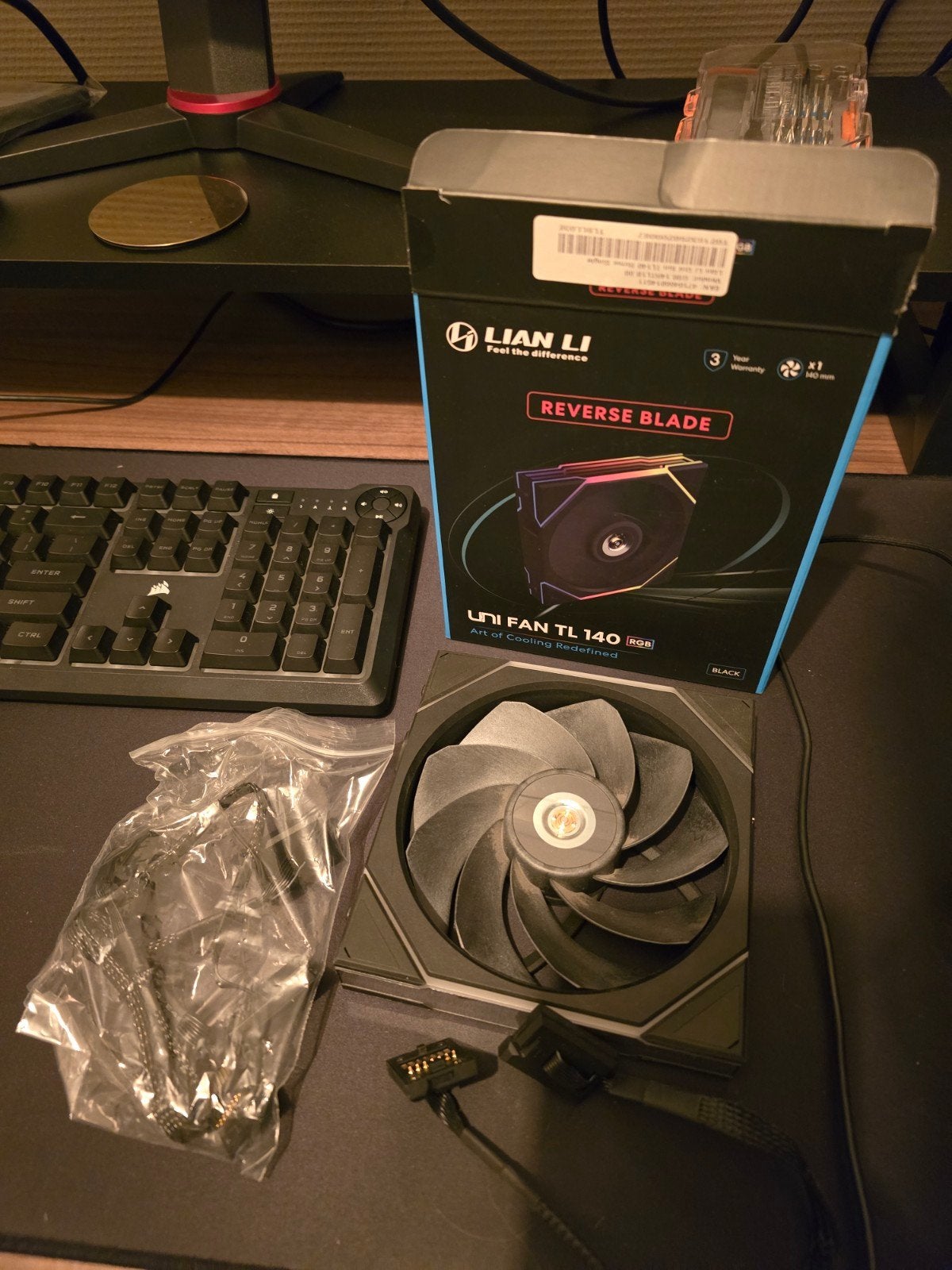 Lian Li UNI FAN TL 140 RGB Reverse Blade, Ophalen of Verzenden, Zo goed als nieuw, Luchtkoeling