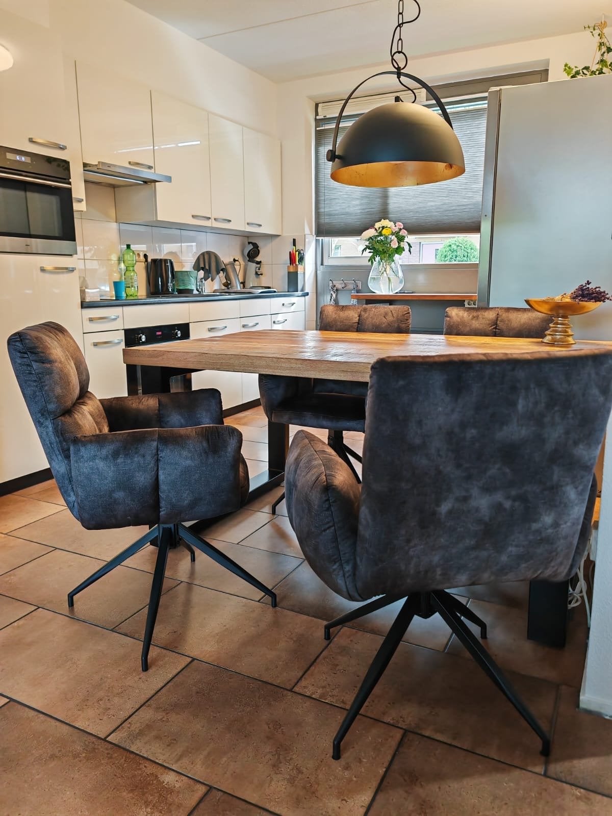 Set van 4 comfortabele eetkamerstoelen, draaibaar, Ophalen, Nieuw, Vier, Stof