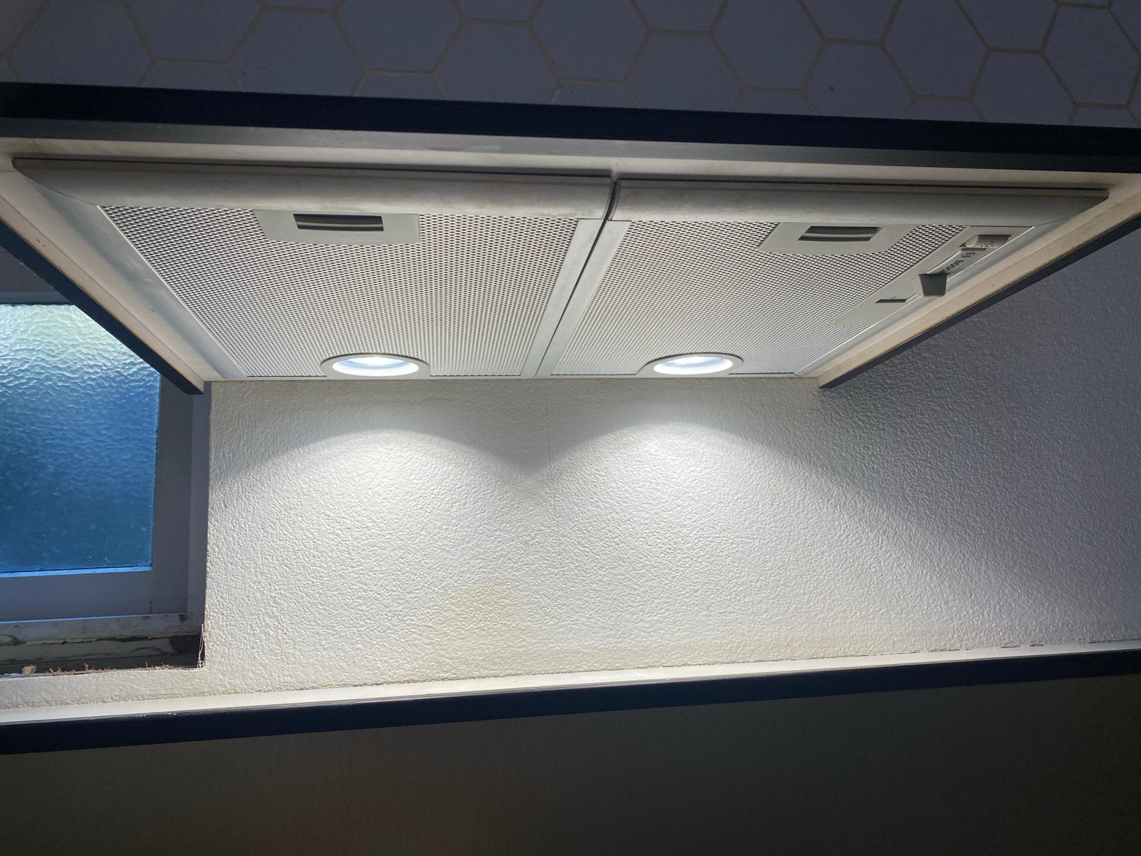 Inbouw Bosch Recirculatie Afzuigkap met Koolstoffilter, Minder dan 200 m³ per uur, Onderbouw afzuigkap, Ophalen of Verzenden, Zo goed als nieuw