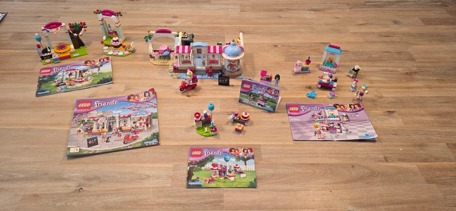 Grote set LEGO Friends met diverse bouwwerken en figuren, Ophalen of Verzenden, Gebruikt, Overige merken