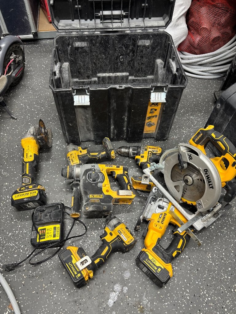 De walt set dewalt Geredechap, Doe-het-zelf en Verbouw, Gereedschap | Boormachines, Ophalen, Gebruikt, Boor- en Schroefmachine