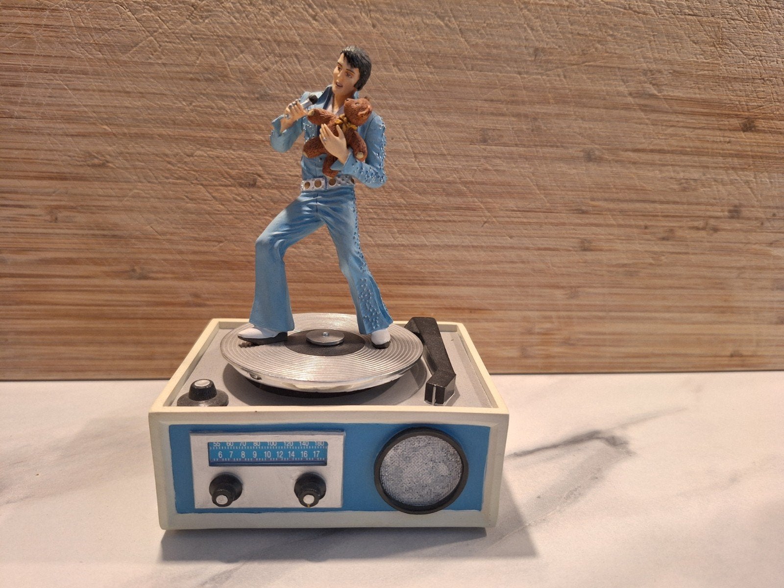 Te koop muziek/speeldoos Elvis. Speelt Teddy bear, Ophalen, Zo goed als nieuw, Boek, Tijdschrift of Artikel