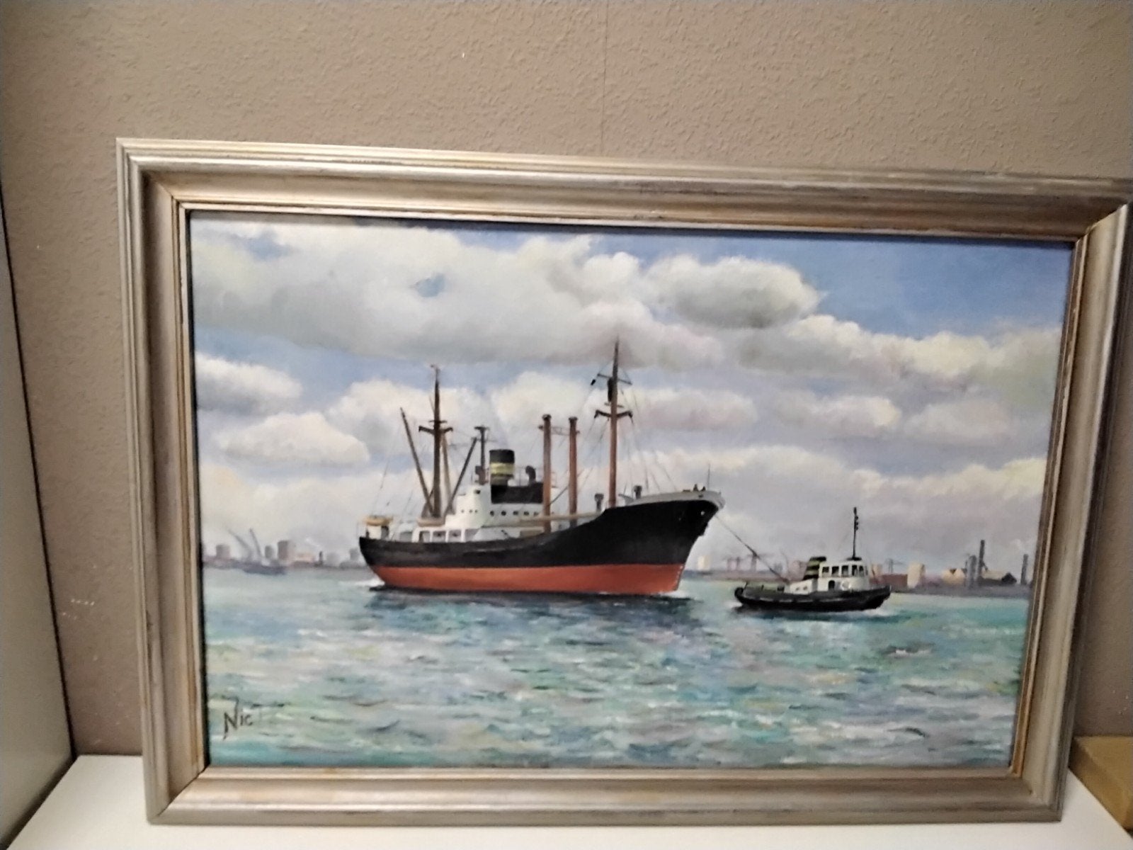 Maritiem schilderij: Schip met sleepboot, gesigneerd, Ophalen