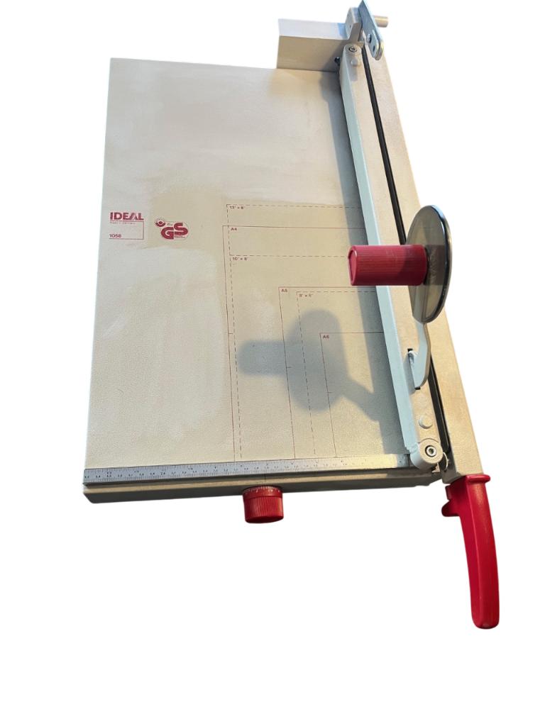 IDEAL 1058 Professionele guillotine papiersnijmachine, Ophalen, Gebruikt
