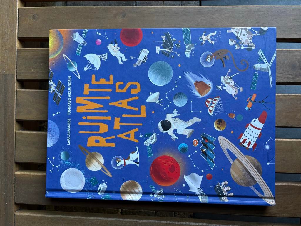 Ruimte Atlas: Alles wat je wilt weten over het universum, Ophalen of Verzenden, Zo goed als nieuw, Non-fictie