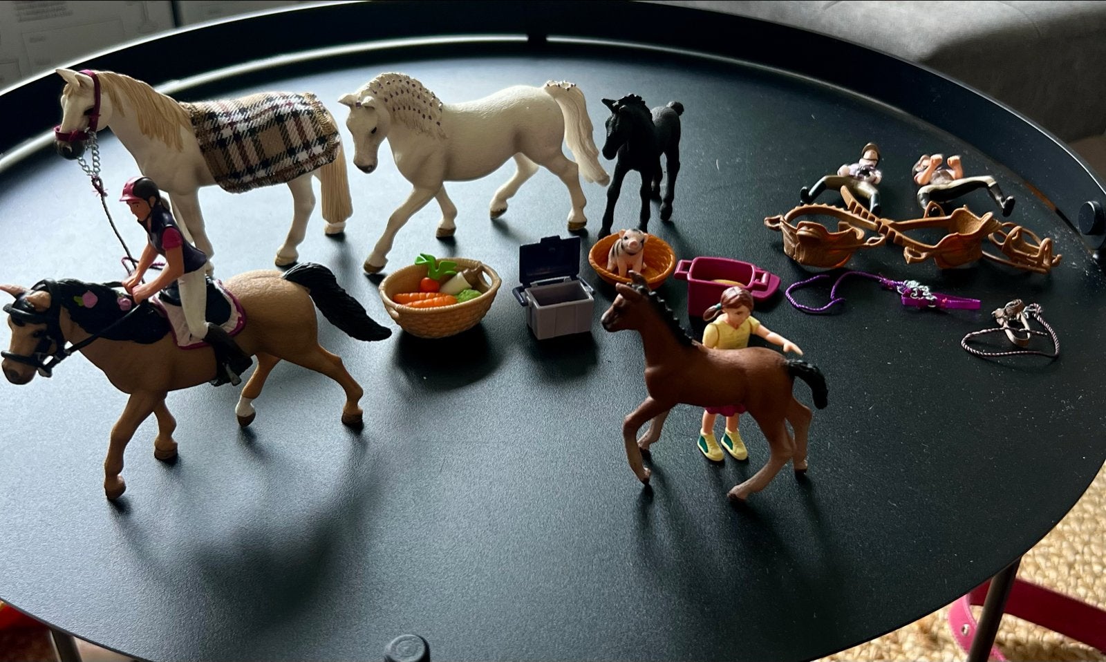 Grote Schleich Paardenset met Ruiters en Accessoires, Ophalen of Verzenden, Zo goed als nieuw