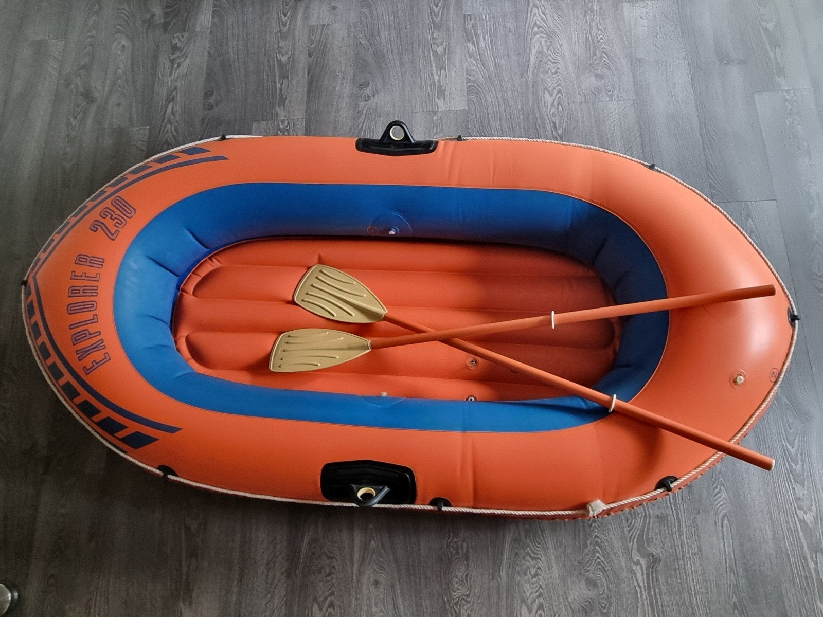 Intex Explorer 230 opblaasboot met peddels, Ophalen, Gebruikt