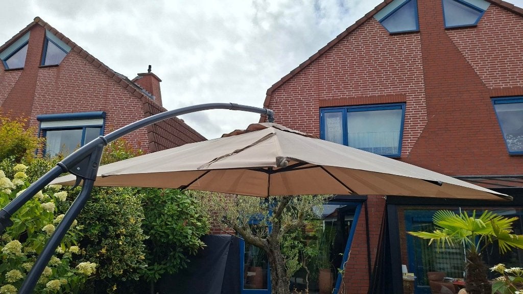 Zweef parasol te koop, Ophalen, 2 tot 3 meter, Zweefparasol, Verstelbaar