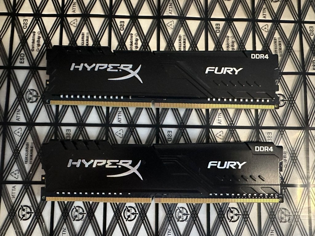 Kingston Fury HyperX DDR4 16GB (2x8GB) 3200MHz RAM, Computers en Software, RAM geheugen, DDR4, Ophalen of Verzenden, Zo goed als nieuw