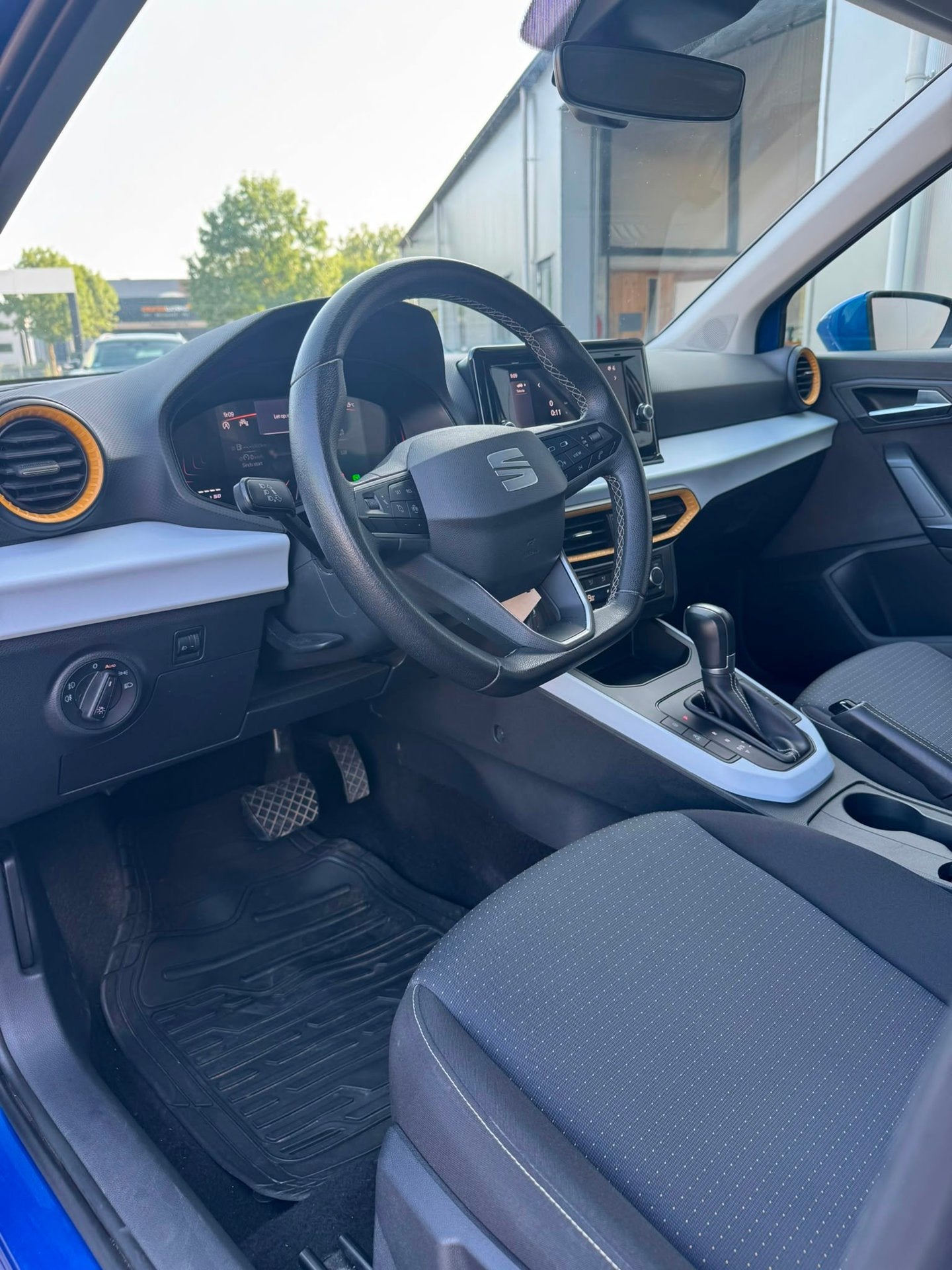 Seat Arona 1.0 EcoTSI Style, Auto's, Gebruikt, Arona, Blauw, Bedrijf