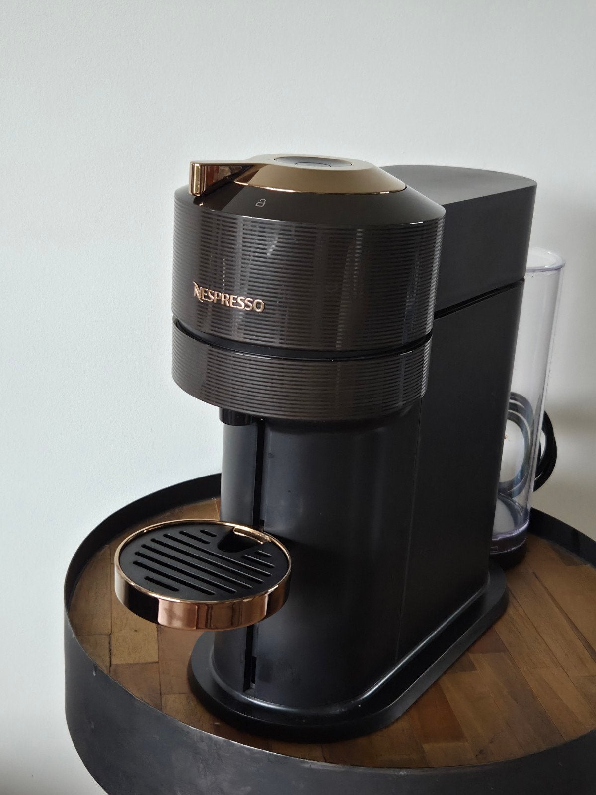 Nespresso Vertuo next type GDV1, Witgoed en Apparatuur, Ophalen, Koffiemachine, Zo goed als nieuw, Koffiepads en cups