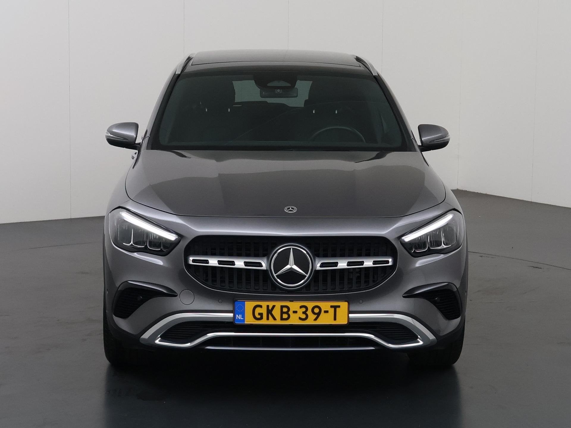 Mercedes-Benz GLA-klasse 180 Star Edition Luxury Line | Keyl, Auto's, Dealer onderhouden, Gebruikt, 4 cilinders, Leder en Stof