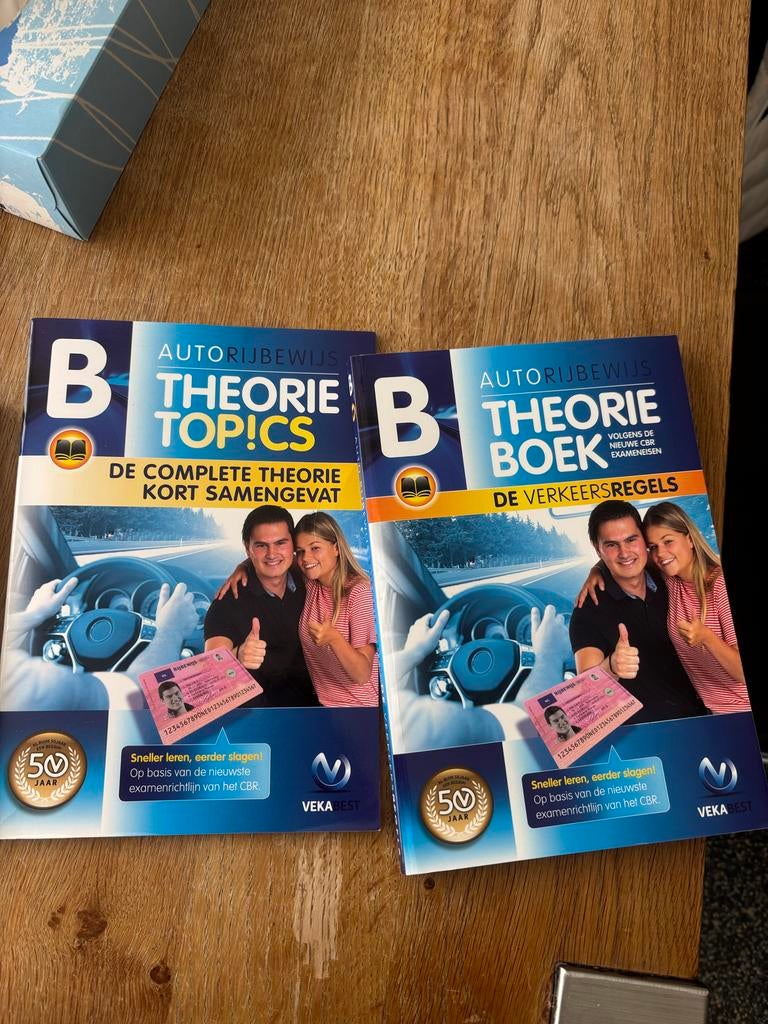 Autorijbewijs B Theorieboek & Theorie Topics VekaBest, Ophalen of Verzenden, Zo goed als nieuw, Overige niveaus
