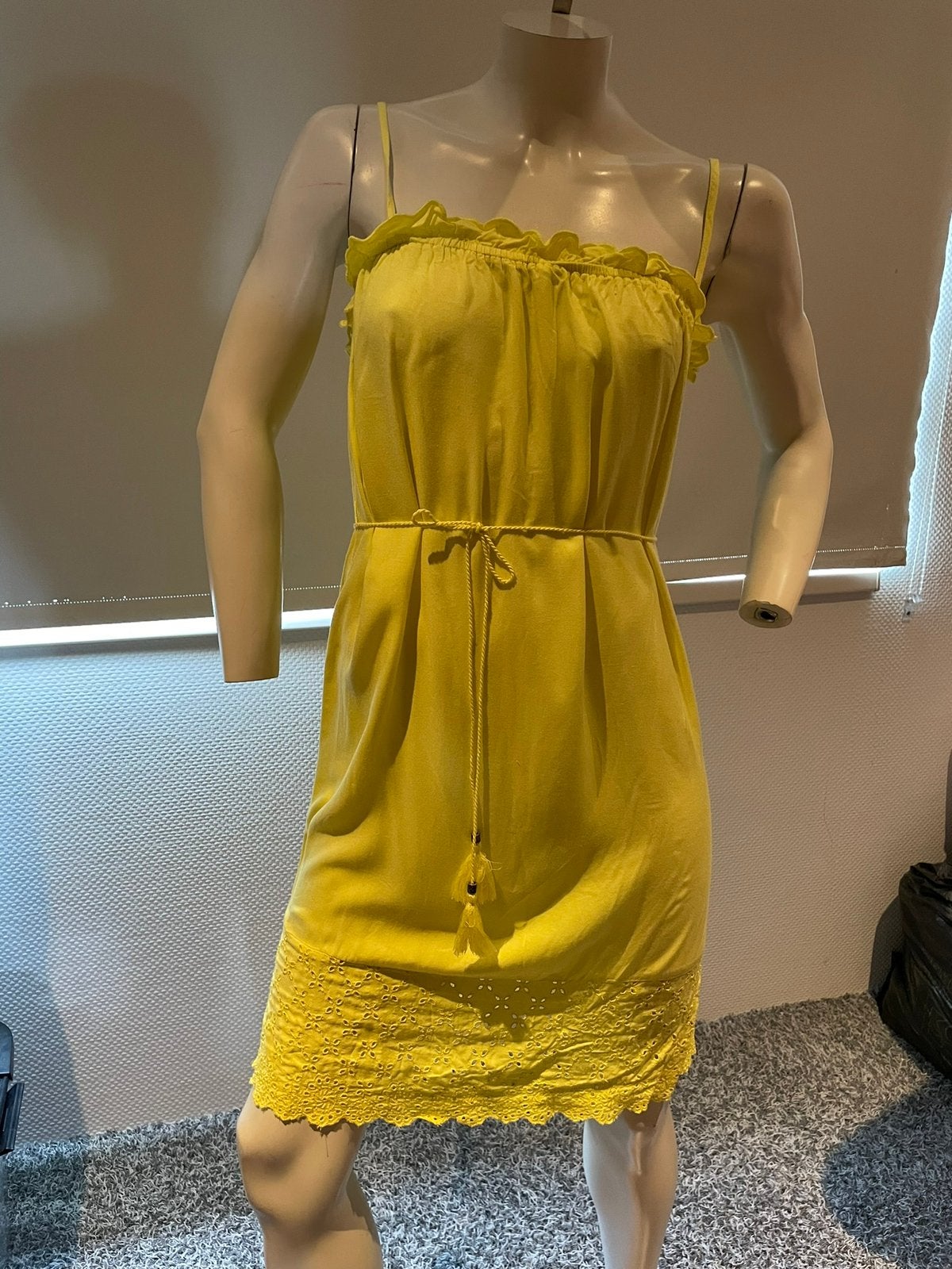Twinset jurkje met aparte onderrand maat m, Kleding | Dames, Maat 38/40 (M), Geel, Ophalen of Verzenden, Zo goed als nieuw