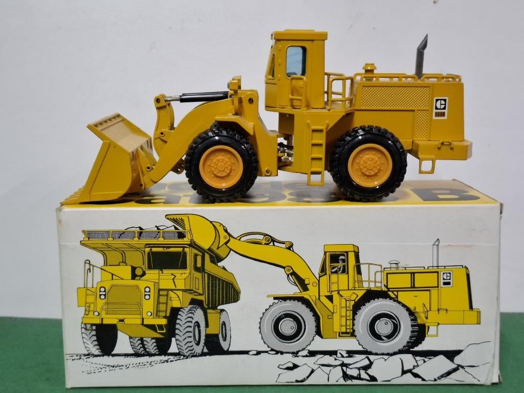 Caterpillar 988B shovel NZG 1/50, Ophalen of Verzenden, Zo goed als nieuw, Overige typen, NZG