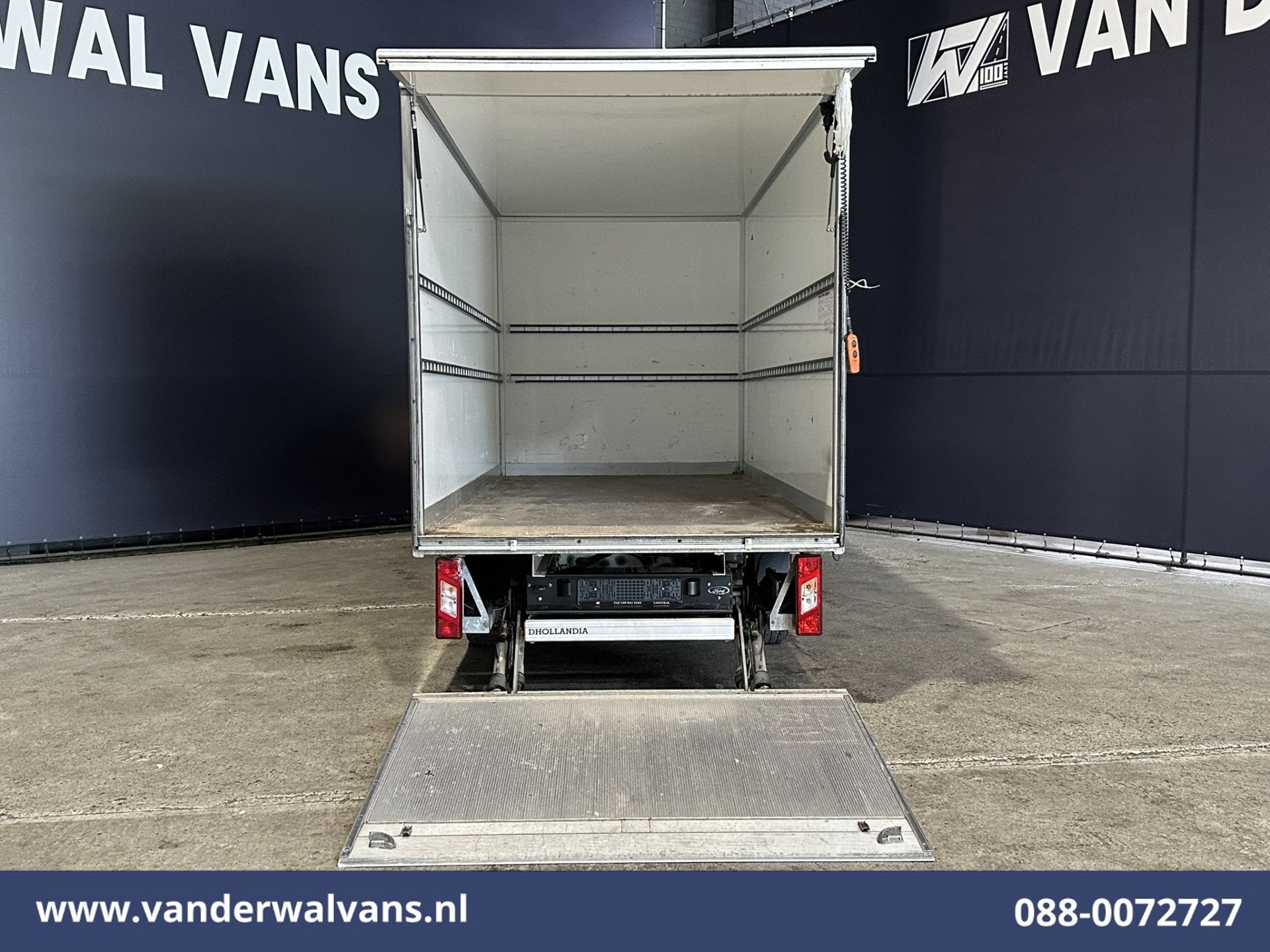 Ford Transit 2.0 TDCI 160pk Bakwagen Laadklep Euro6 Airco |, Auto's, Bestelauto's, Voorwielaandrijving, Dealer onderhouden, Stof