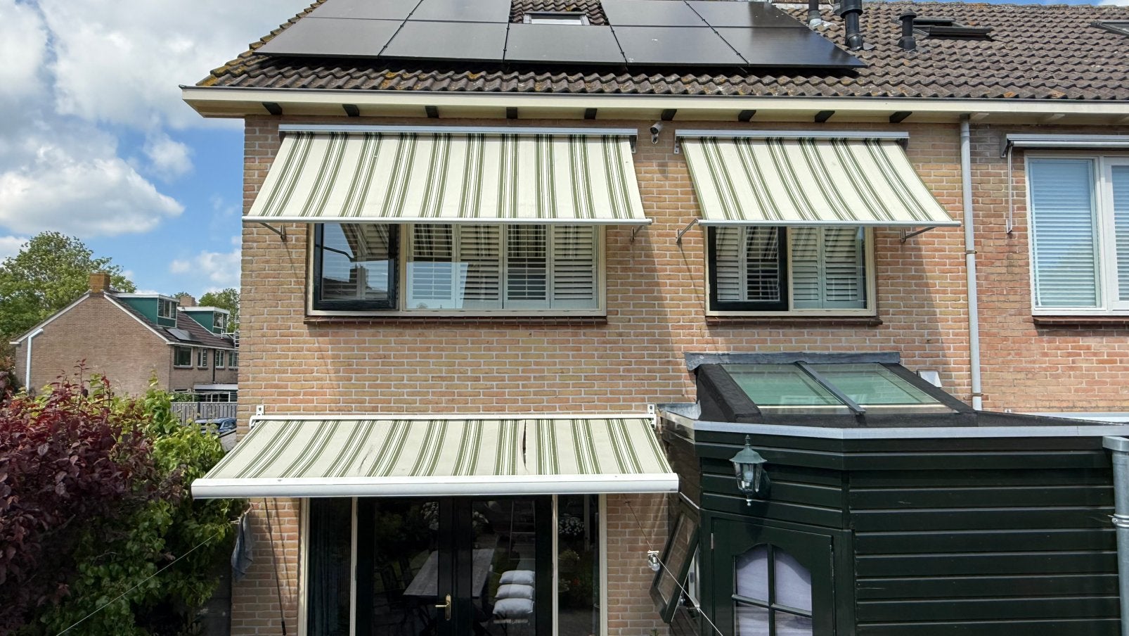 Zonneschermen, Ophalen, Zo goed als nieuw, Knikarmscherm