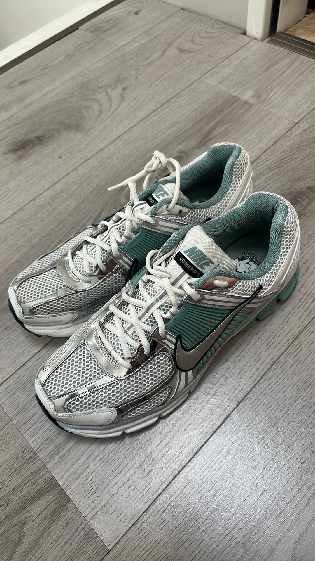 Nike zoom vomero 5, Ophalen of Verzenden, Zo goed als nieuw