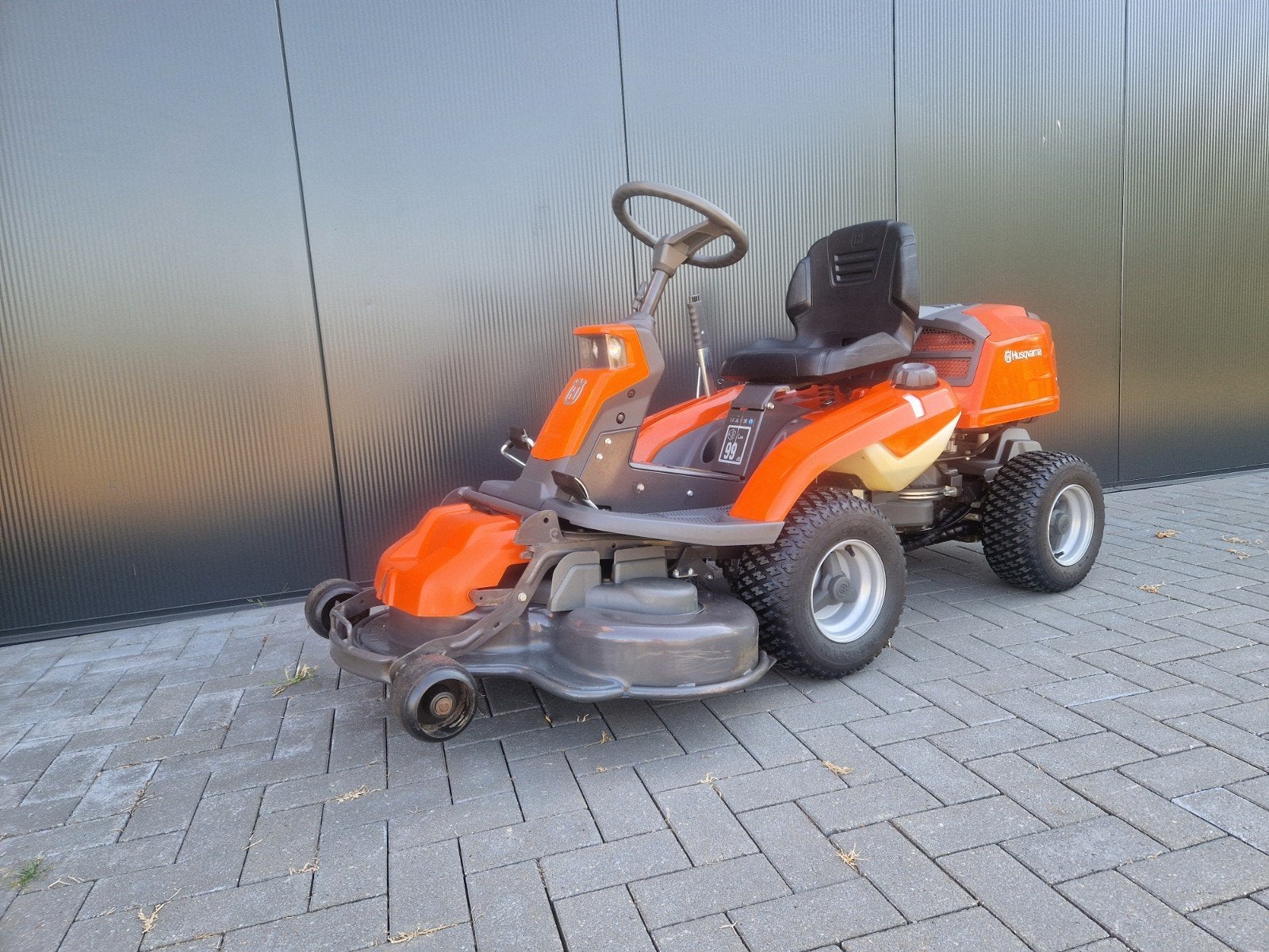 Husqvarna R216T AWD met 103cm maaidek 4x4, Ophalen, Mulchfunctie, Zo goed als nieuw, 90 tot 120 cm