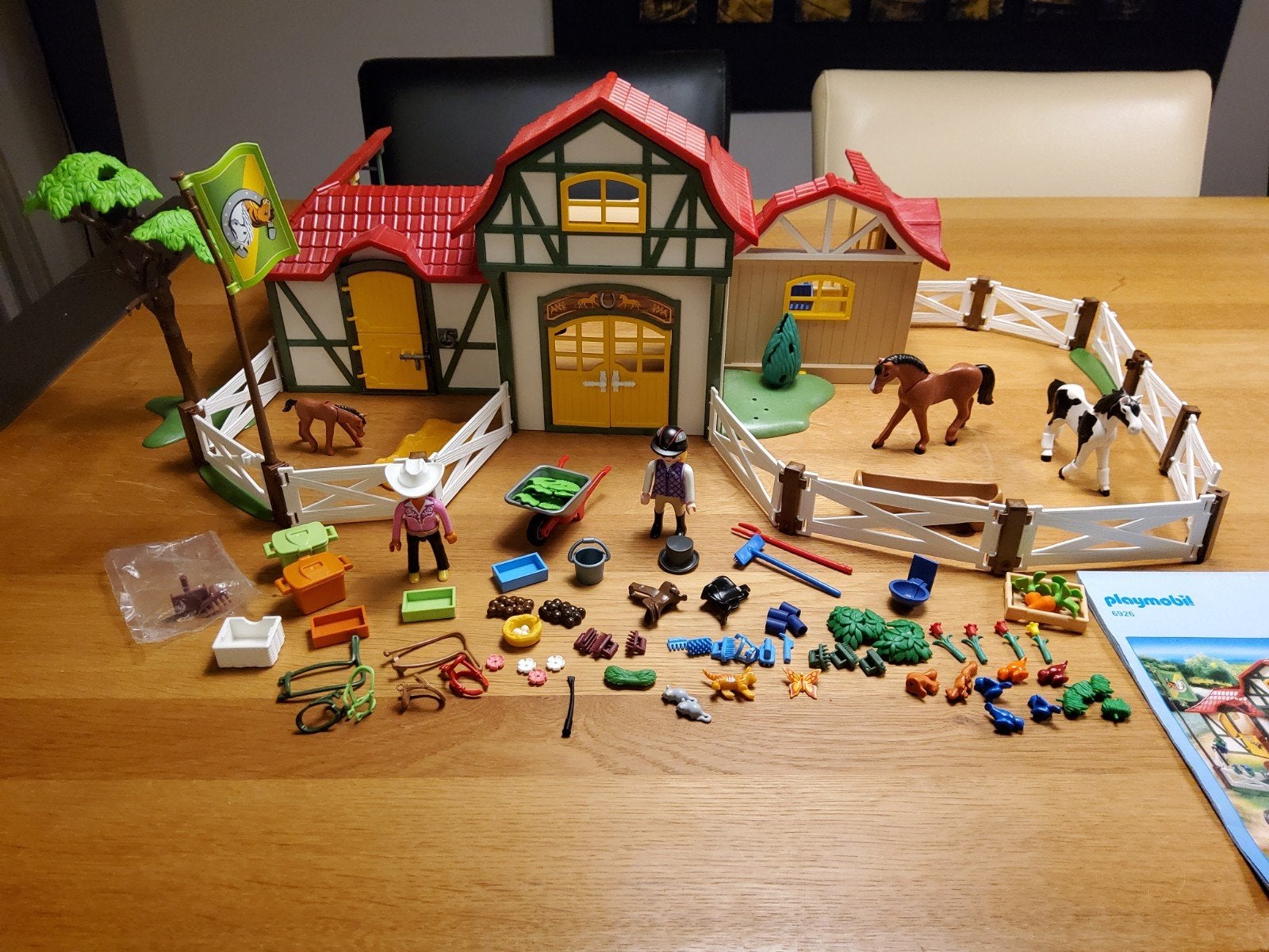 Playmobil Paardenstal 6927 met veel accessoires, Ophalen of Verzenden, Zo goed als nieuw, Jongen of Meisje