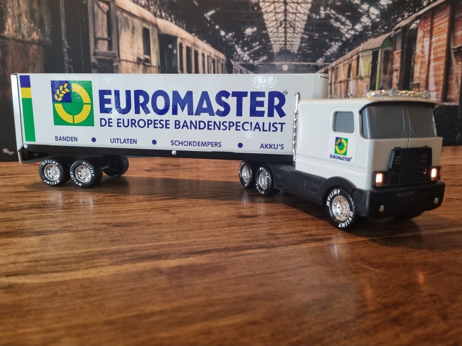 Nylint U.S.A. TRUCK Met Euromaster Oplegger, Ophalen of Verzenden, Zo goed als nieuw