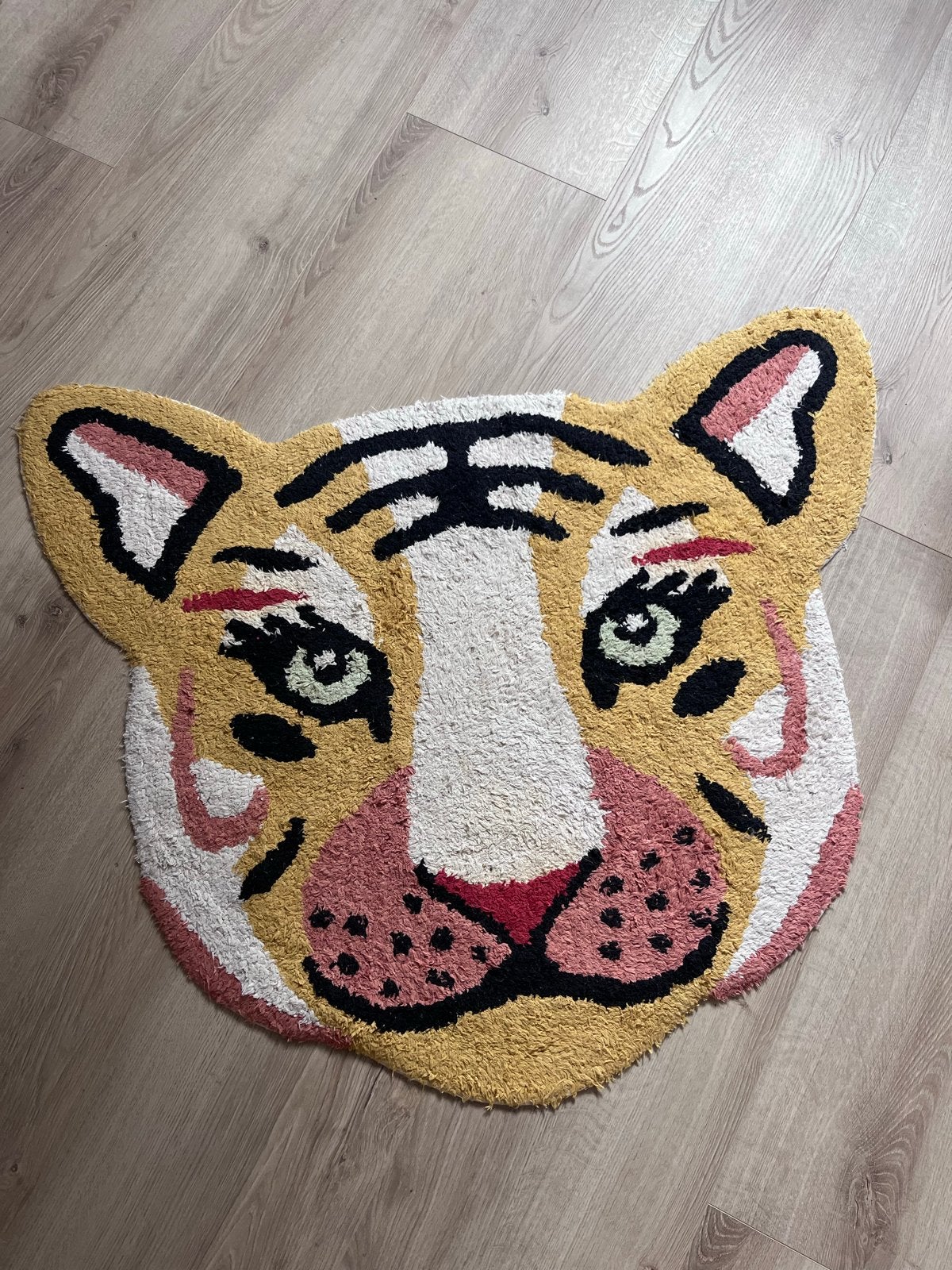 Tijger Vloerkleed Kwantum., Huis en Inrichting, Stoffering | Tapijten en Kleden, Ophalen, Gebruikt, Geel, 50 tot 100 cm