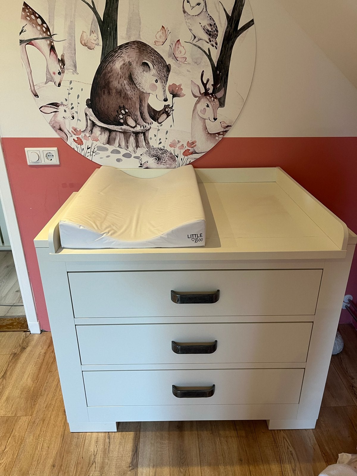 Kidsmill Lodge/Brent Babykamer Set (Ledikant, Commode, Kast), Ophalen, 70 tot 85 cm, 140 tot 160 cm, Zo goed als nieuw