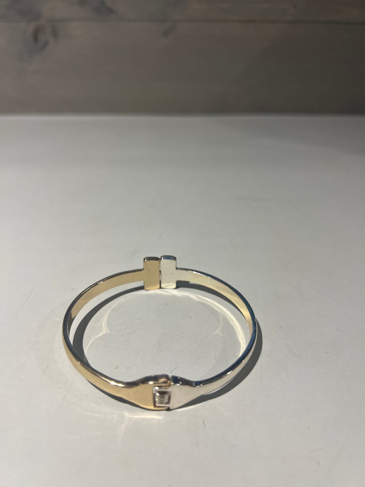 Gouden armband met unieke sluiting, N, N, Ophalen of Verzenden, Zo goed als nieuw