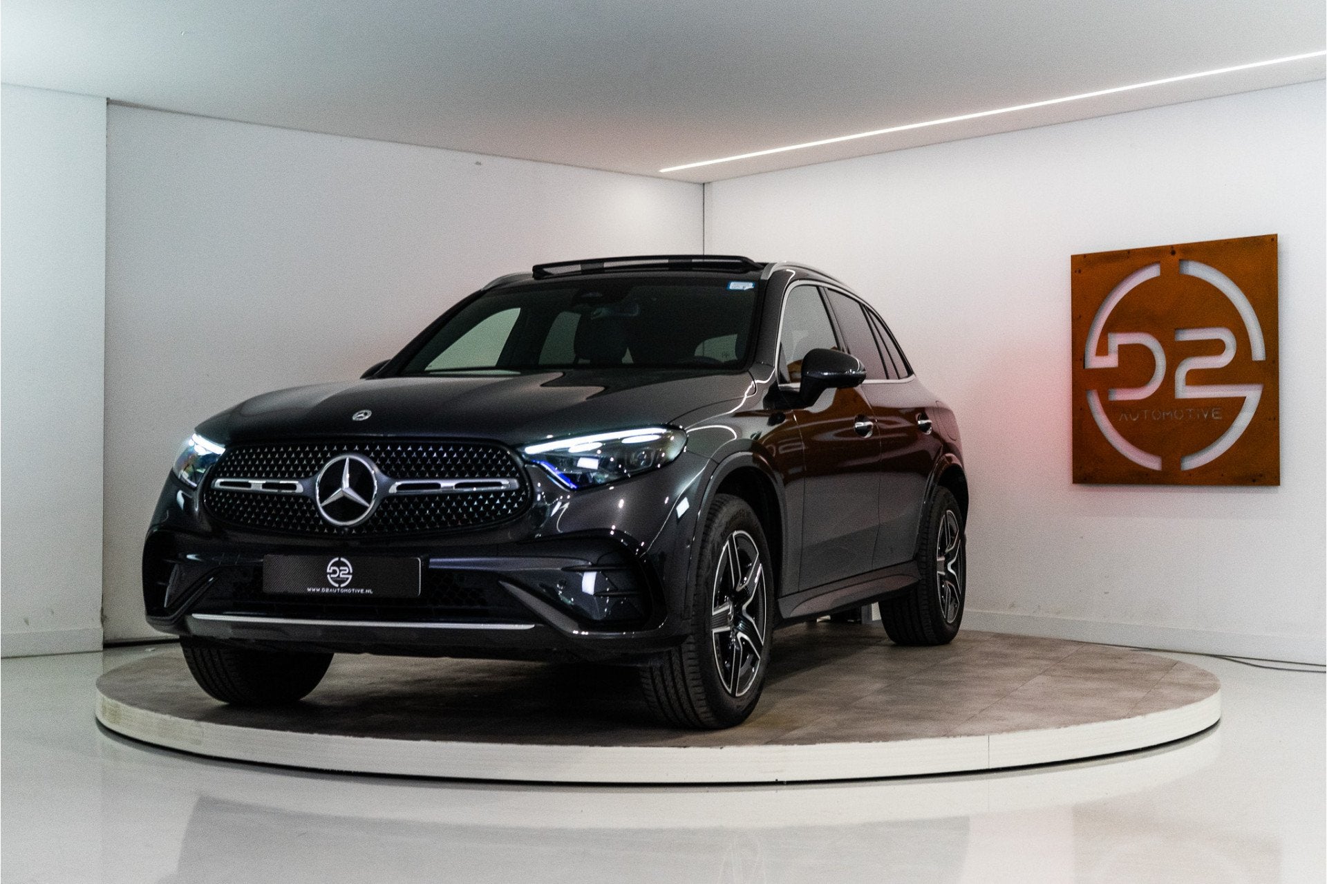 Mercedes-Benz GLC 300e 4MATIC AMG Premium+ 313PK | Pano | Bu, Auto's, Automaat, 12 maanden, Gebruikt, Origineel Nederlands
