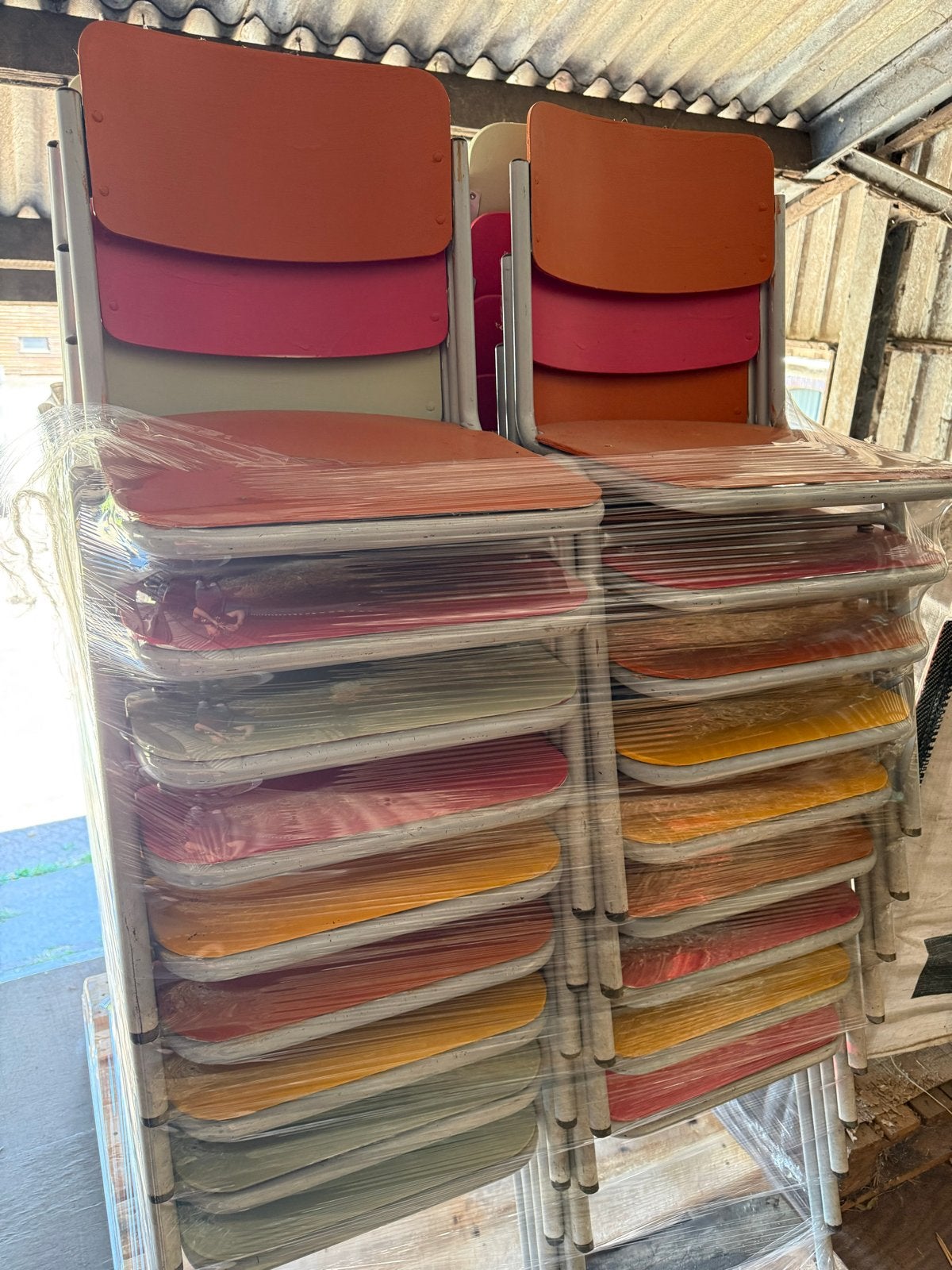 30+ opgeknapte schoolstoelen stapelbaar in 4 kleuren, Huis en Inrichting, Stoelen, Ophalen, Gebruikt, Overige kleuren, Metaal