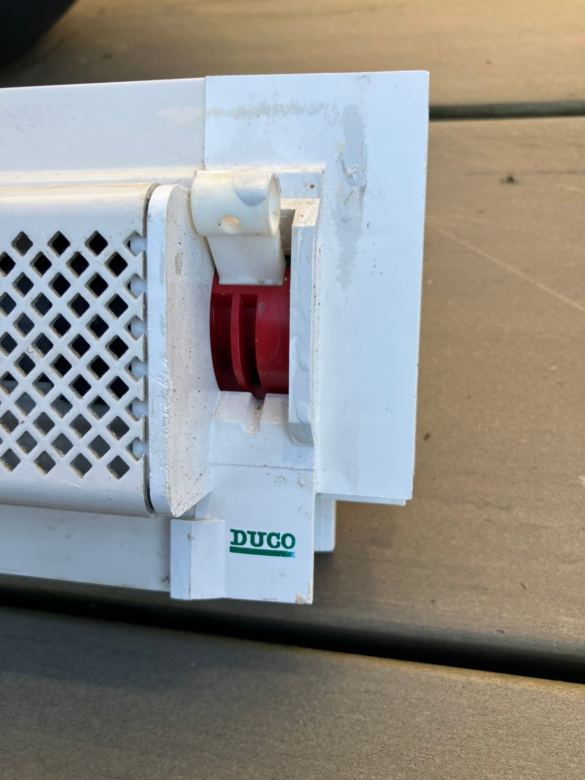 Duco ventilatie rooster op het glas, Doe-het-zelf en Verbouw, Ophalen of Verzenden, Gebruikt, Ventilator