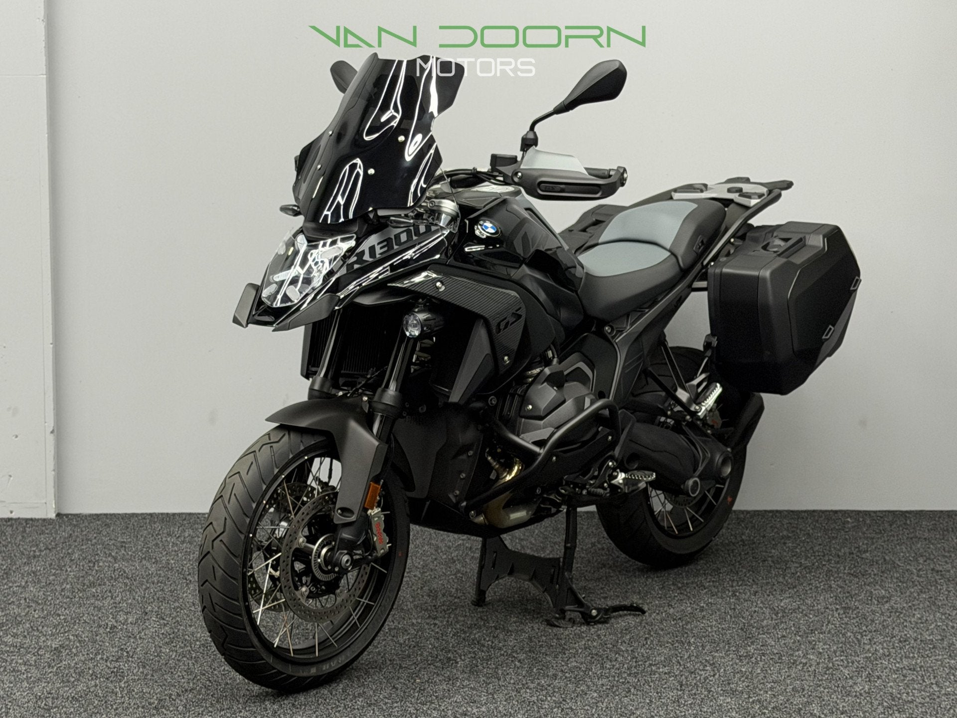 BMW R 1300 GS | Triple Black | BTW | Remus | Koffers | Full, Info@vandoornmotors.nl, Kraaivenstraat 23-5
5048AB  TILBURG, NL, Bedrijf