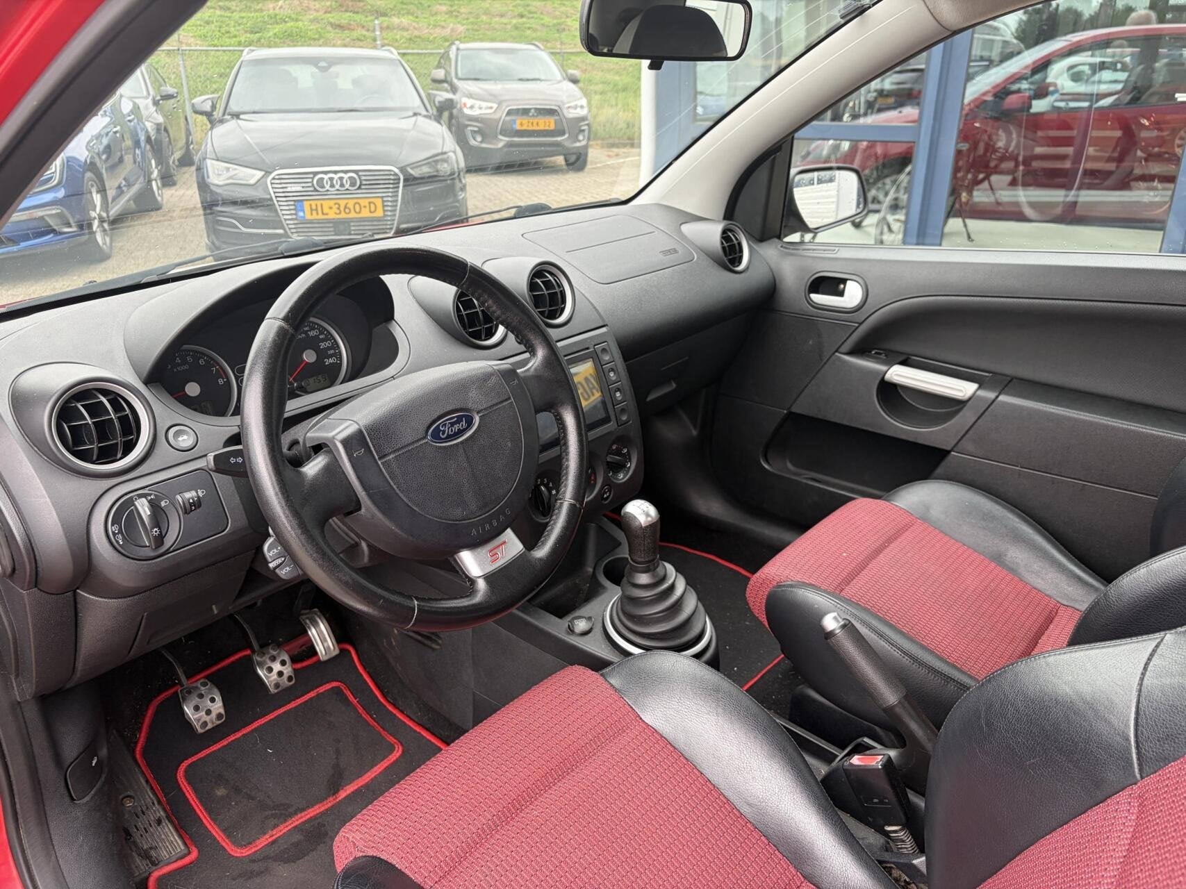 Ford Fiesta 2.0-16V ST | originele ST met 150PK, Voorwielaandrijving, 1037 kg, Zwart, 4 cilinders
