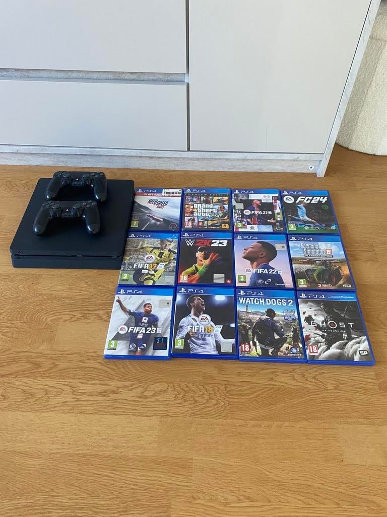 PlayStation 4 met games, Spelcomputers en Games, Ophalen, Met 2 controllers, Zo goed als nieuw, Slim