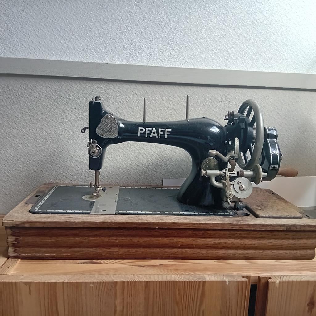 Pfaff naaimachine, Ophalen