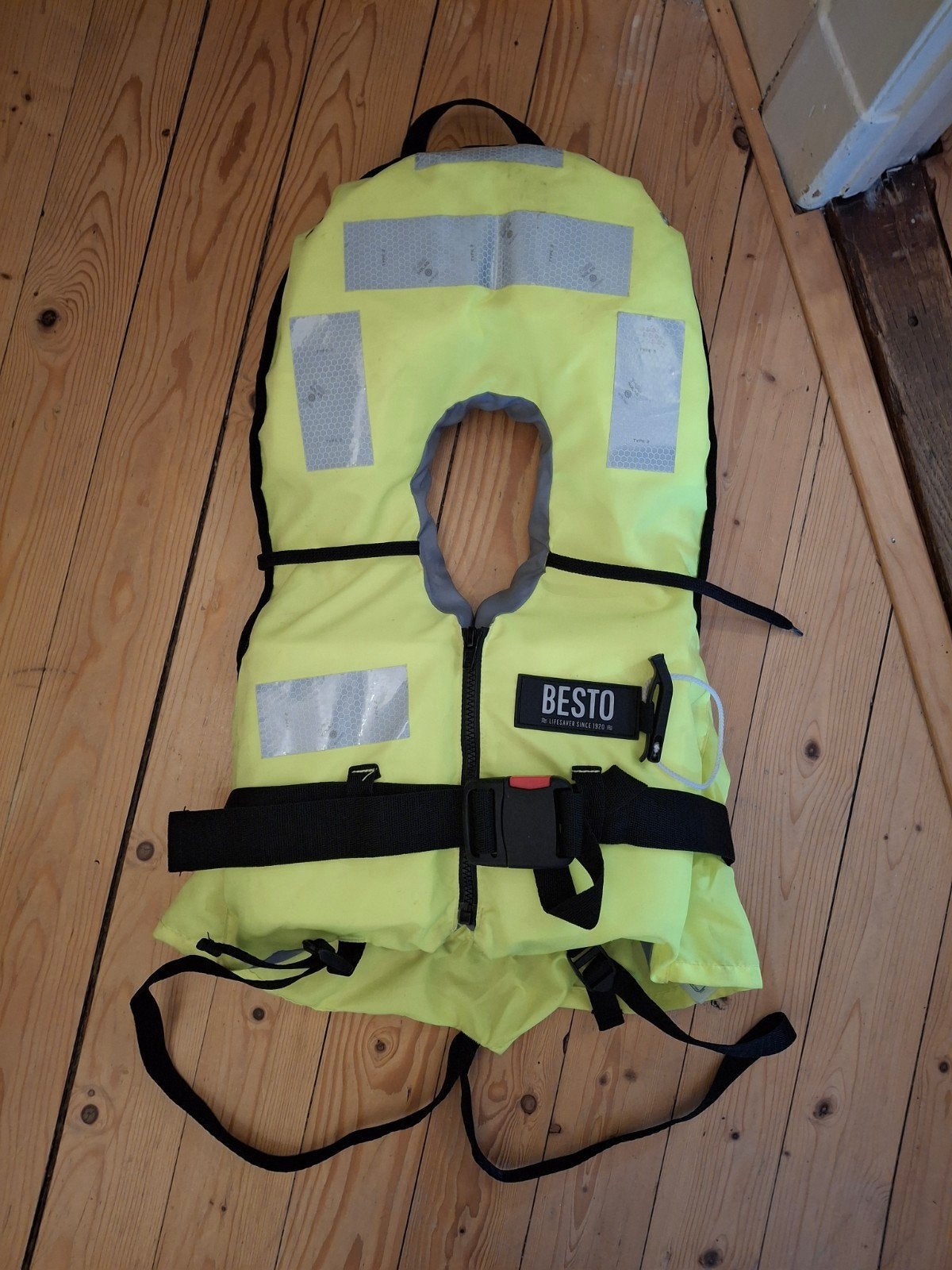 Besto turn safe 150N junior reddingsvest zwemvest 25-40kg, Watersport en Boten, Kind, Besto, Ophalen of Verzenden, Zo goed als nieuw