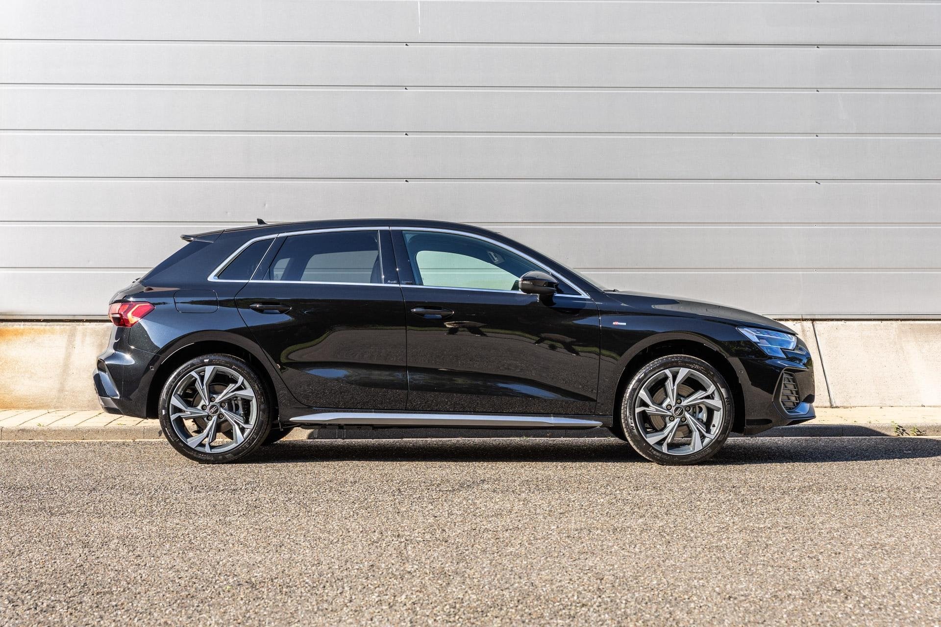 Audi A3 Sportback 40 TFSI 204pk e S Edition | Assistentie Pa, Auto's, 12 maanden, 1498 cc, 4 cilinders, 150 min